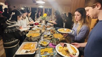 Lein Holiday Potluck Party 